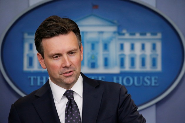 White House Press Secretary Josh Earnest holds his daily press briefing at the White House in Washington, U.S. October 31, 2016. REUTERS/Jonathan Ernst - RTX2R8UU